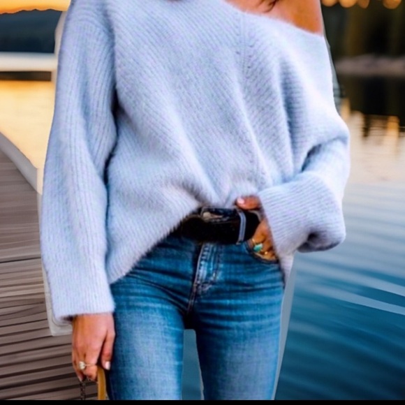 Rare Choker Loose SOO Soft Plush Open Shoulder light Baby Blue Sweater - Picture 5 of 12